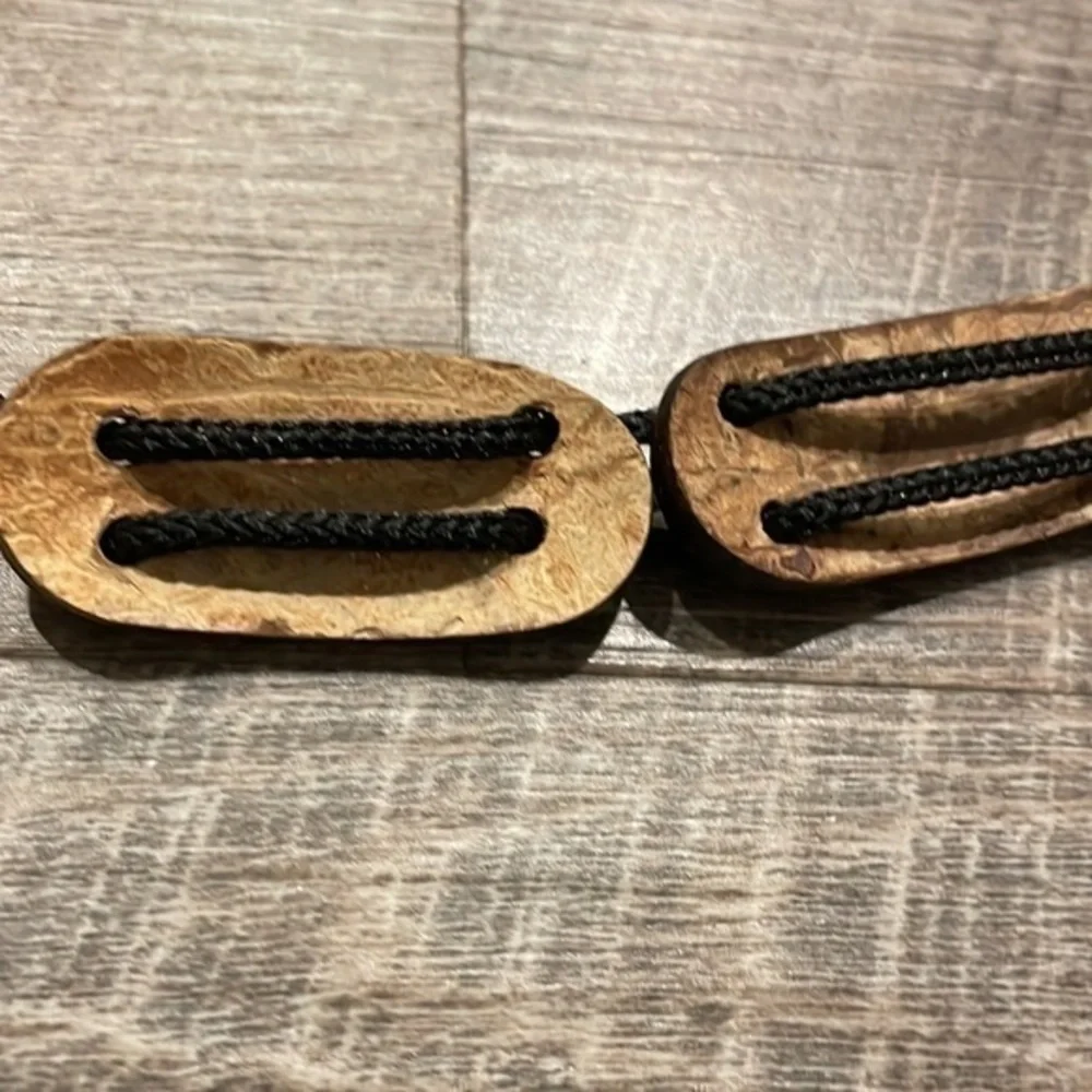 Brown/tan shell bead string Statement belt size 31-41”